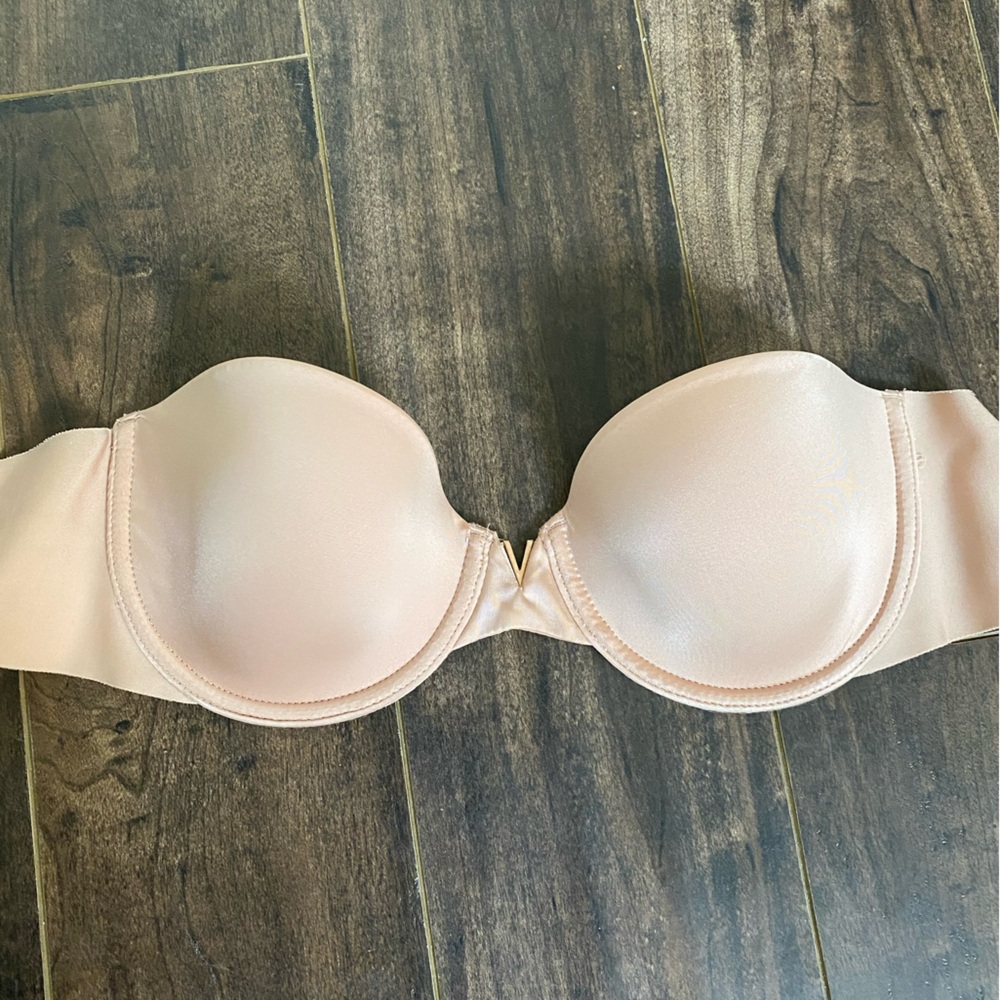 Victoria’s Secret Illusions Strapless Bra